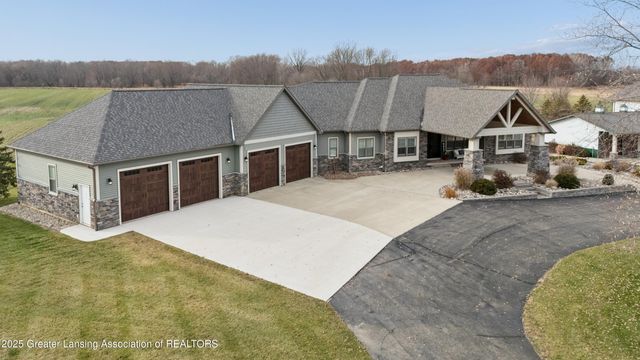 9285 Guinea Road, Grand Ledge, MI 48837