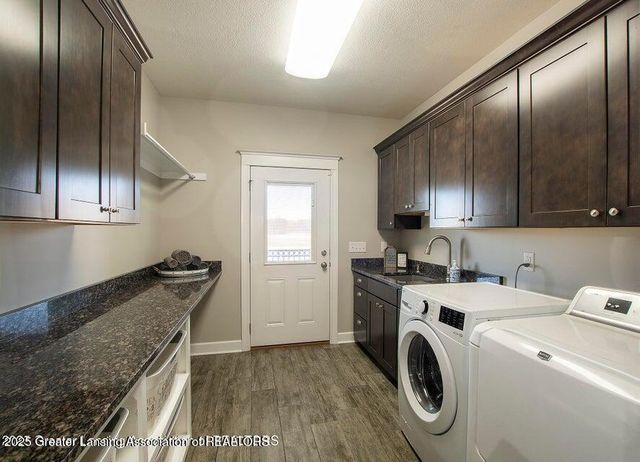 9285 Guinea Road, Grand Ledge, MI 48837