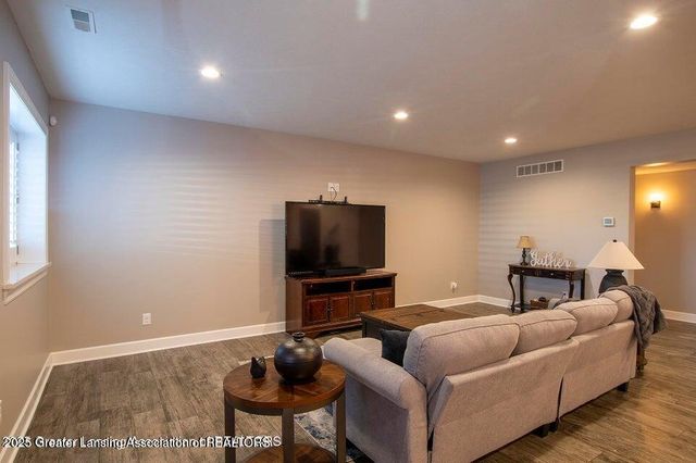 9285 Guinea Road, Grand Ledge, MI 48837