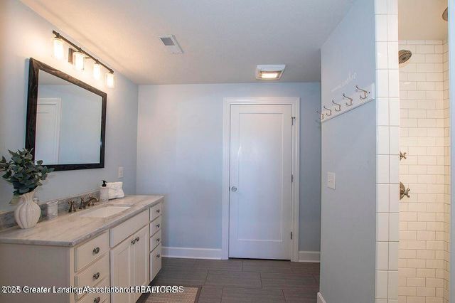 9285 Guinea Road, Grand Ledge, MI 48837