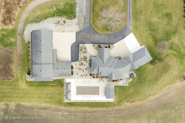 9285 Guinea Road, Grand Ledge, MI 48837