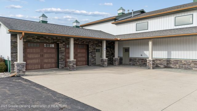 9285 Guinea Road, Grand Ledge, MI 48837