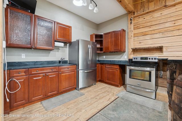 9285 Guinea Road, Grand Ledge, MI 48837