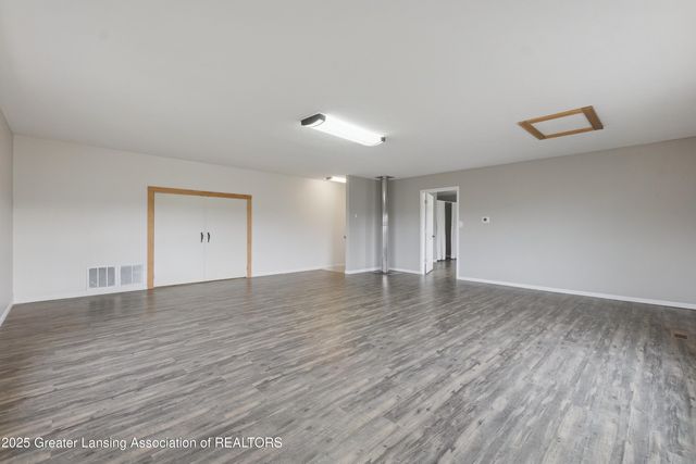 9285 Guinea Road, Grand Ledge, MI 48837