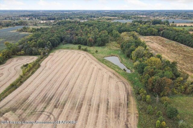 9285 Guinea Road, Grand Ledge, MI 48837