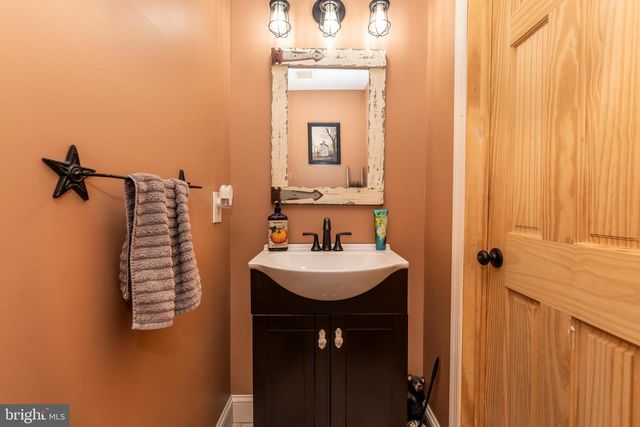 32 RICHARDS DR, Pittsgrove, NJ 08318