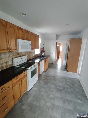 282 N Prospect Avenue, Bergenfield, NJ 07621