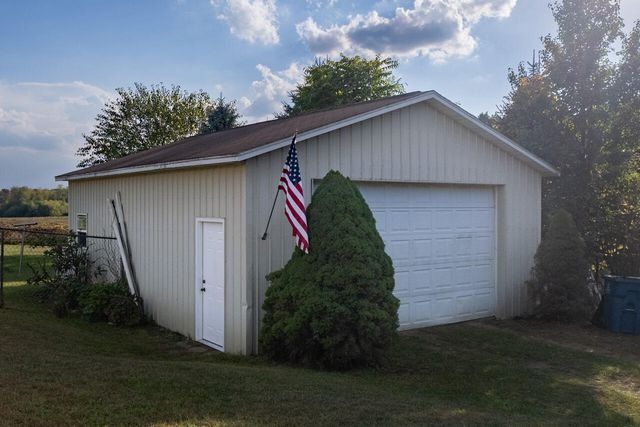 25595 County Road 388, Pine Grove Twp, MI 49055
