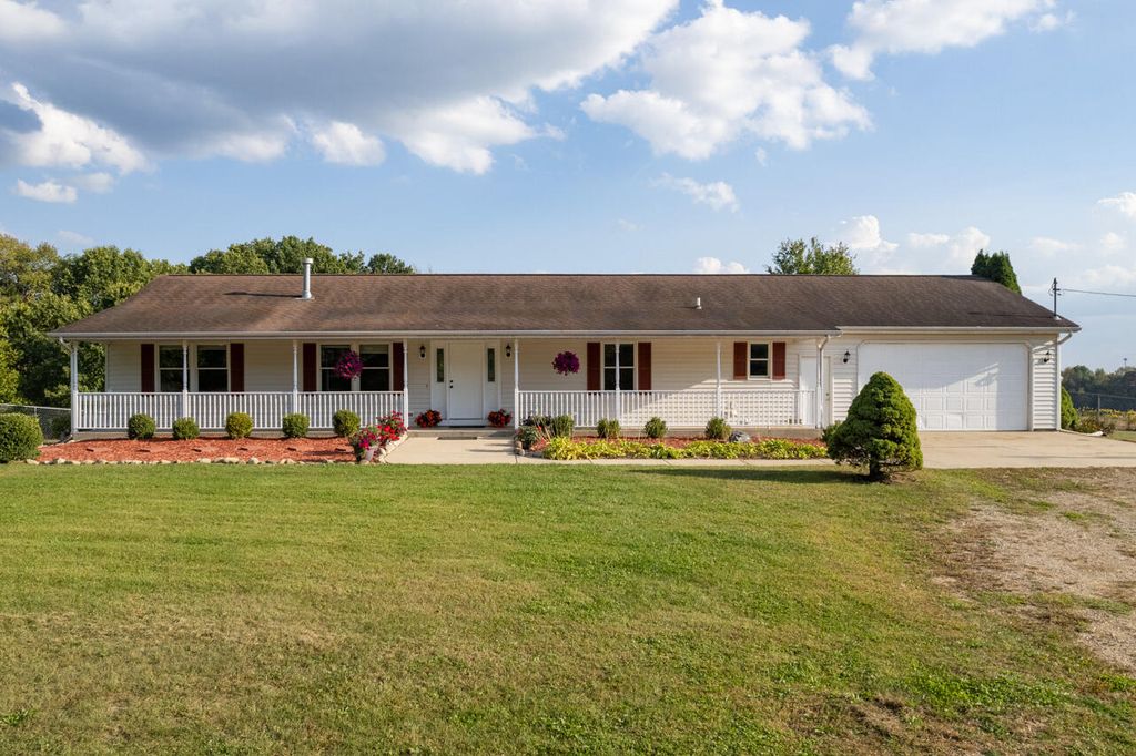 25595 County Road 388, Pine Grove Twp, MI 49055