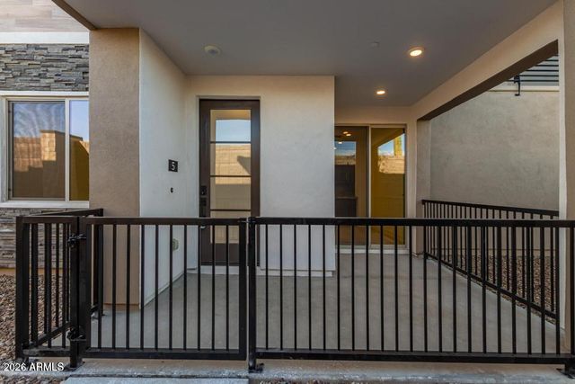 2121 W Sonoran Desert Drive Apt 5, Phoenix, AZ 85085