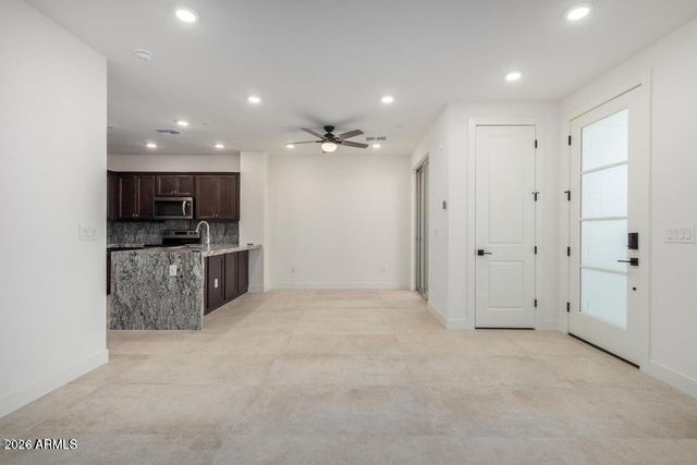 2121 W Sonoran Desert Drive Apt 5, Phoenix, AZ 85085