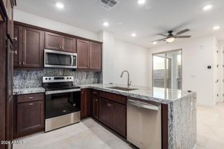 2121 W Sonoran Desert Drive Apt 5, Phoenix, AZ 85085