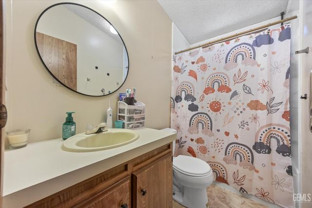 1301 Taft Highway 166, Bakersfield, CA 93307