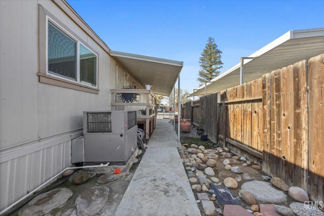 1301 Taft Highway 166, Bakersfield, CA 93307