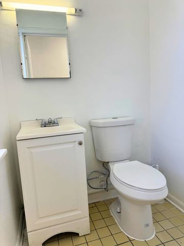 6259 W Belmont Avenue, Chicago, IL 60634