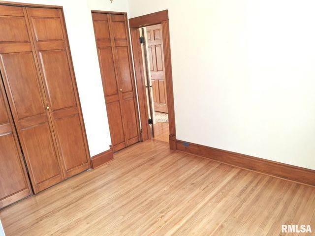 471 N 7TH Avenue, Canton, IL 61520