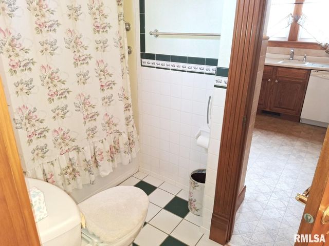 471 N 7TH Avenue, Canton, IL 61520