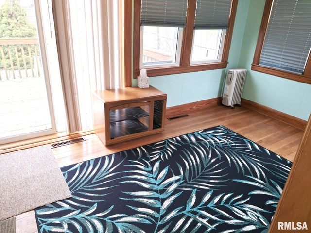 471 N 7TH Avenue, Canton, IL 61520