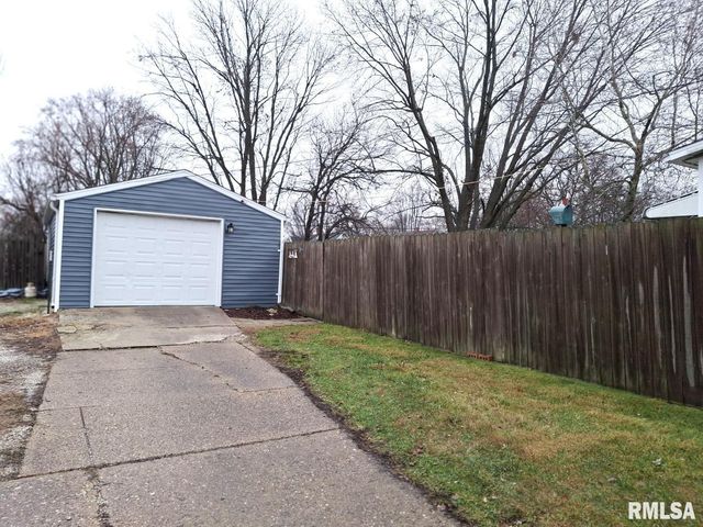 471 N 7TH Avenue, Canton, IL 61520