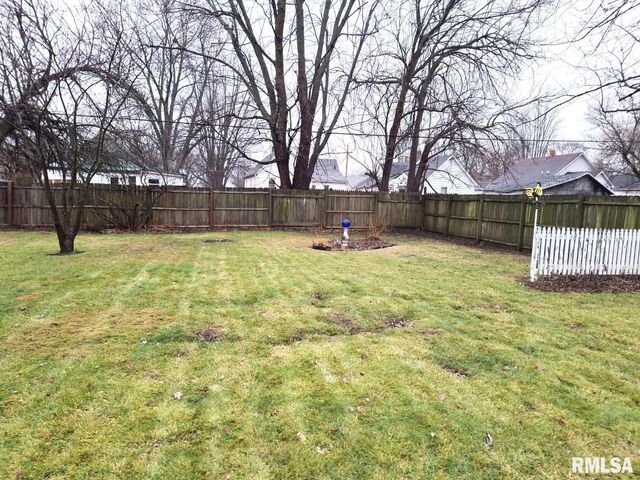 471 N 7TH Avenue, Canton, IL 61520