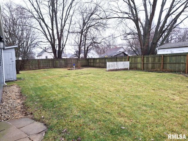 471 N 7TH Avenue, Canton, IL 61520