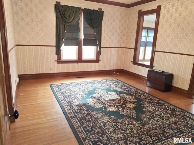 471 N 7TH Avenue, Canton, IL 61520