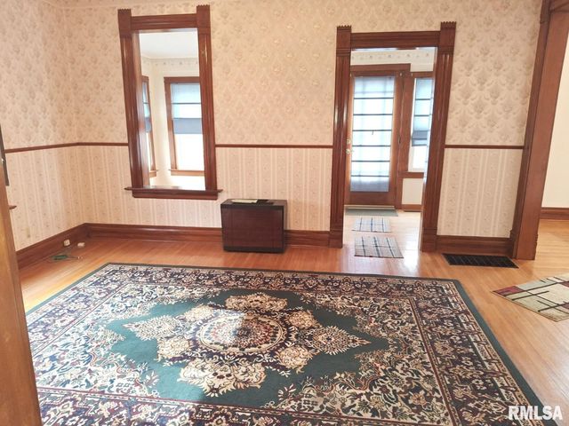 471 N 7TH Avenue, Canton, IL 61520