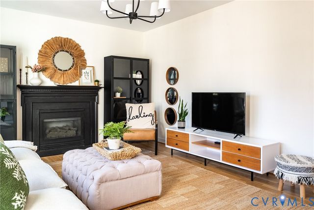 5720 Rolling Creek, Glen Allen, VA 23059