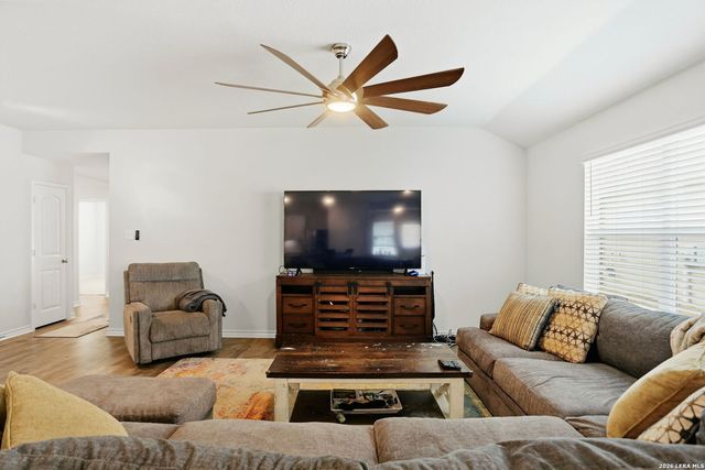 810 Sage Thrasher, San Antonio, TX 78253