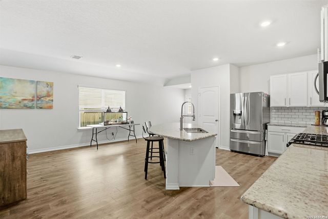 810 Sage Thrasher, San Antonio, TX 78253