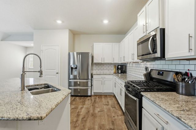 810 Sage Thrasher, San Antonio, TX 78253