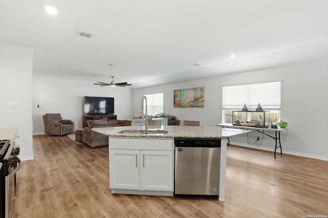 810 Sage Thrasher, San Antonio, TX 78253