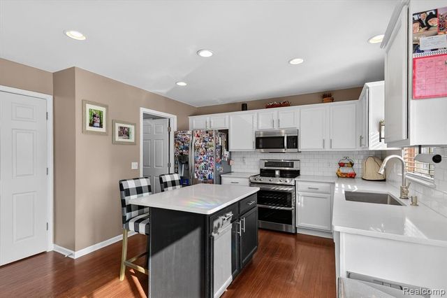 7526 Carlton Drive, Ypsilanti, MI 48197