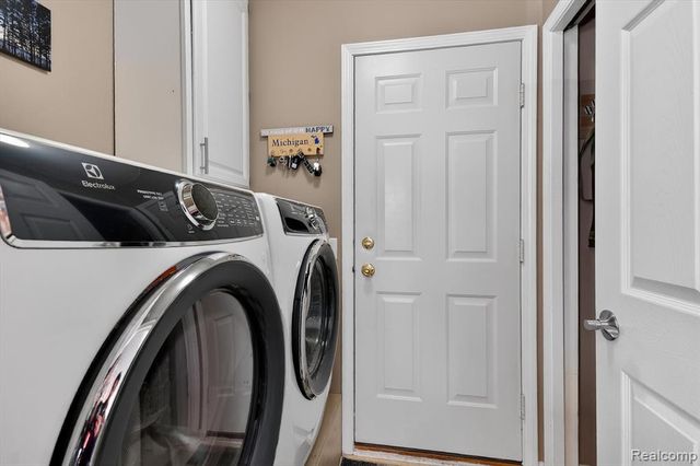 7526 Carlton Drive, Ypsilanti, MI 48197