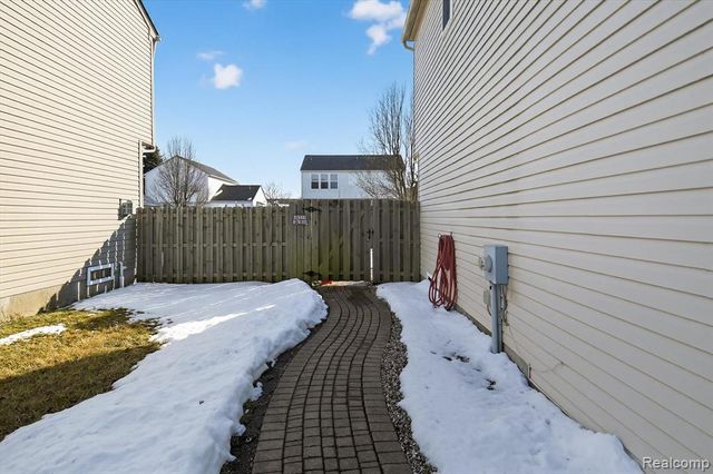 7526 Carlton Drive, Ypsilanti, MI 48197