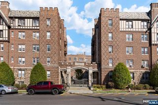 275 Engle Street F3, Englewood, NJ 07631