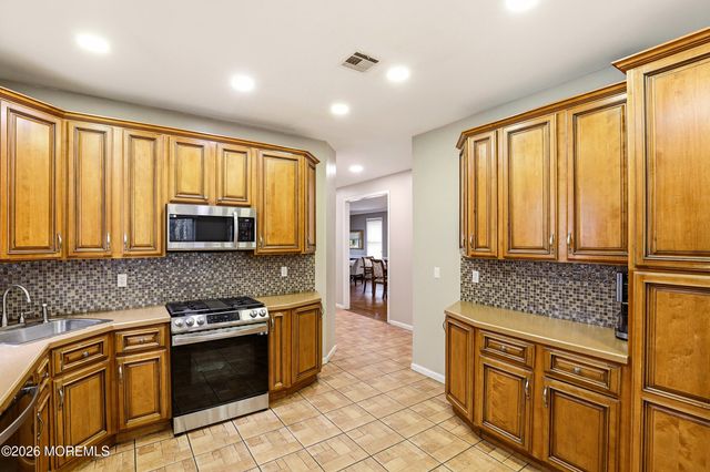 66 Birch Street, Lakewood, NJ 08701