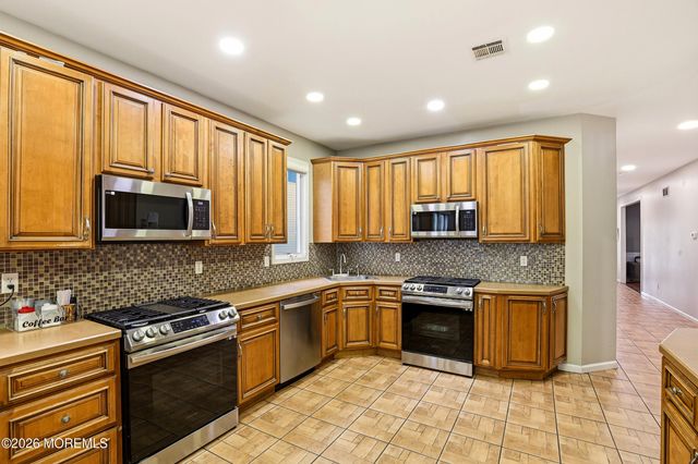 66 Birch Street, Lakewood, NJ 08701