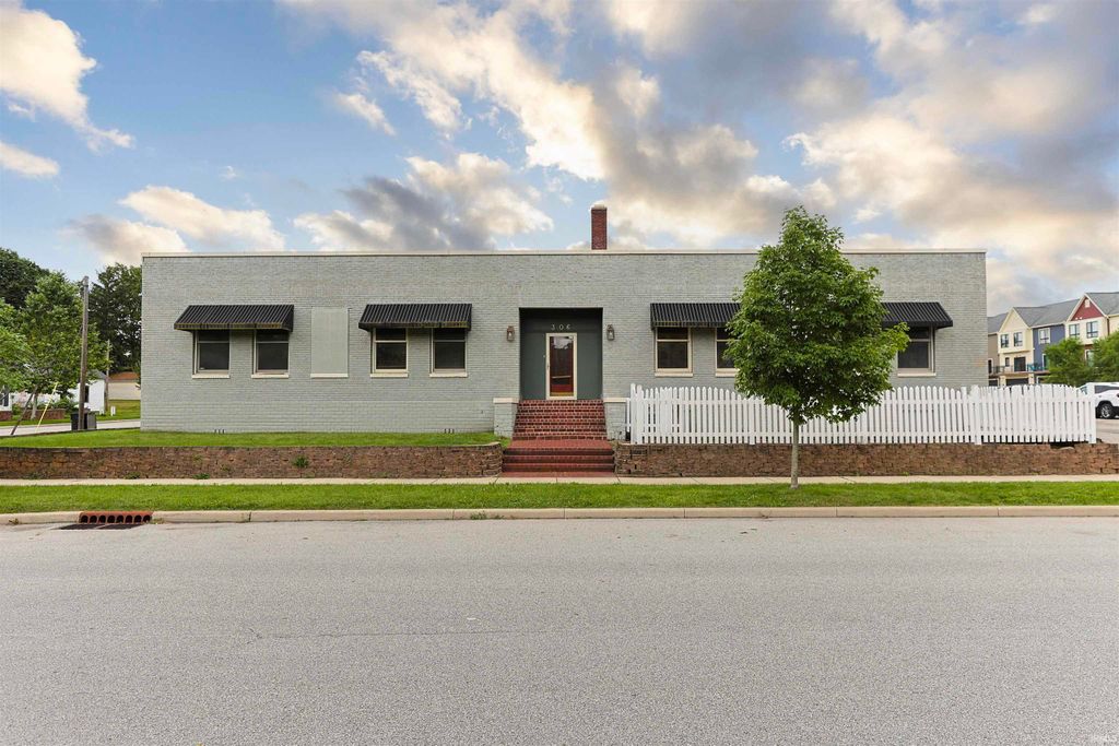306 S Notre Dame Avenue, South Bend, IN 46617
