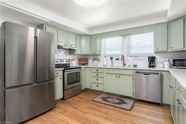 914 NC Highway 62 E, Pleasant Garden, NC 27313