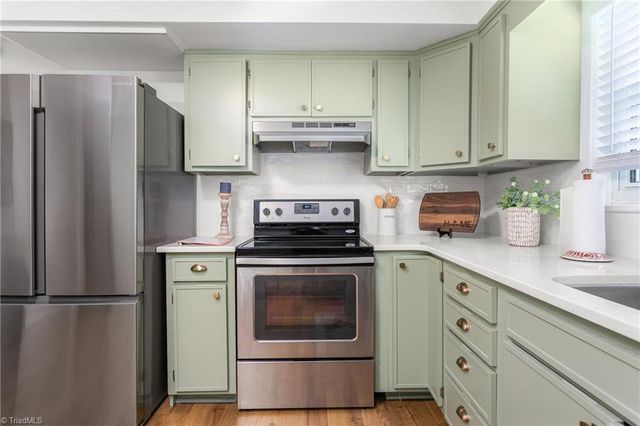 914 NC Highway 62 E, Pleasant Garden, NC 27313