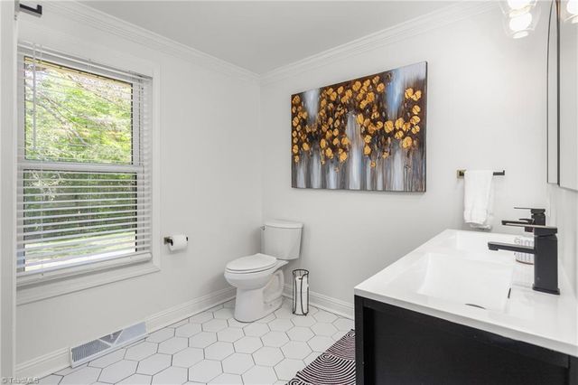 914 NC Highway 62 E, Pleasant Garden, NC 27313