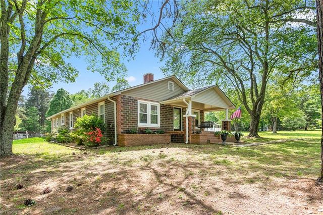 914 NC Highway 62 E, Pleasant Garden, NC 27313