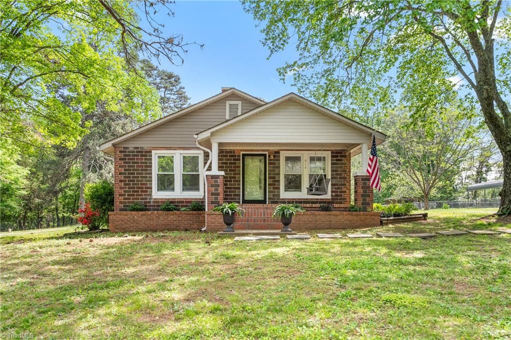914 NC Highway 62 E, Pleasant Garden, NC 27313