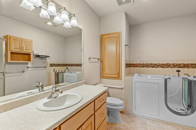 827 Pavilion Place, Ashland, OR 97520