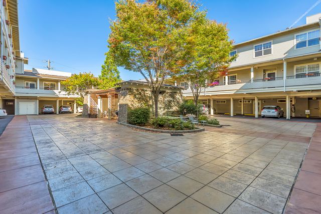 827 Pavilion Place, Ashland, OR 97520