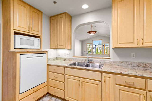 827 Pavilion Place, Ashland, OR 97520
