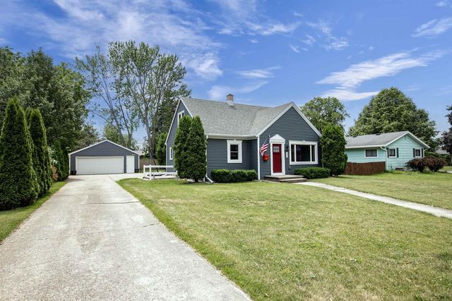 207 CRESCENT DRIVE, Neenah, WI 54956