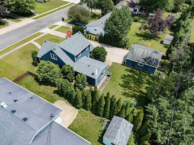 207 CRESCENT DRIVE, Neenah, WI 54956