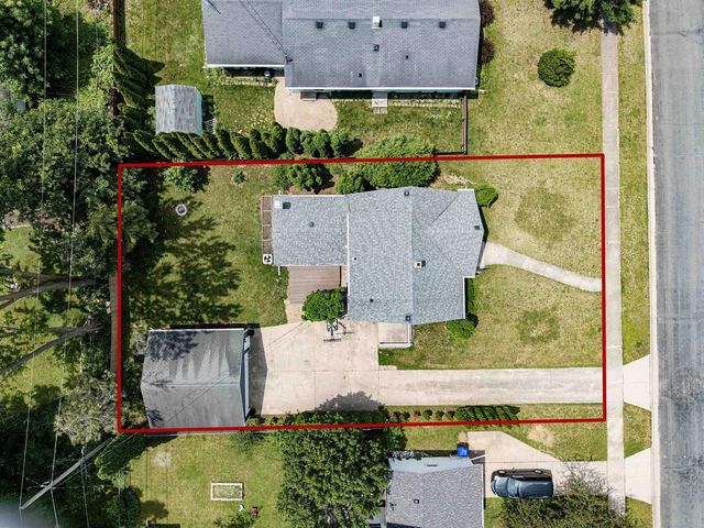207 CRESCENT DRIVE, Neenah, WI 54956